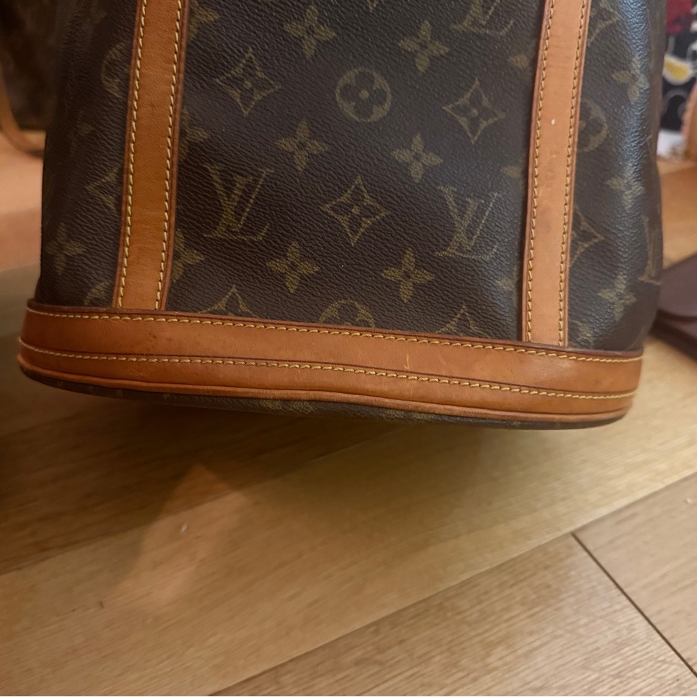Louis Vuitton Bucket Monogram Shoulder Bag - Picture 17 of 17